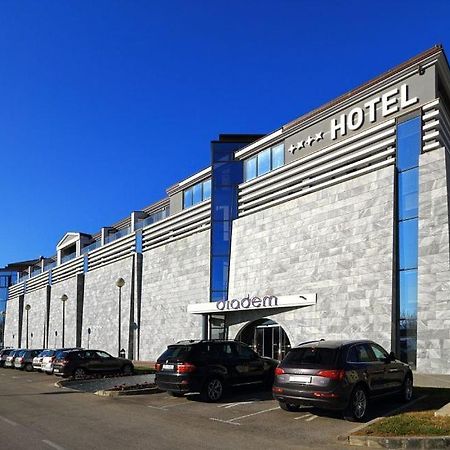 Hotel Diadem 奥米什 外观 照片