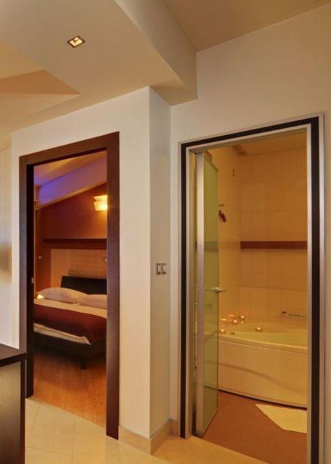 Hotel Diadem 奥米什 外观 照片